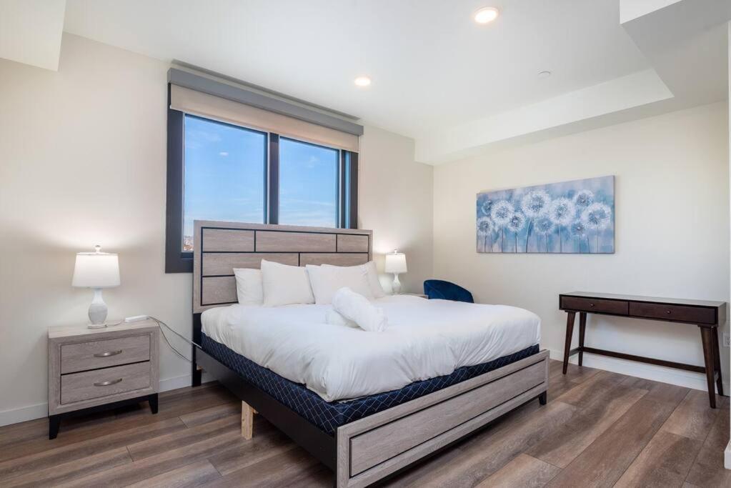 Luxurious Penthouse In Beverly Hills - Sleeps 10 洛杉矶 外观 照片