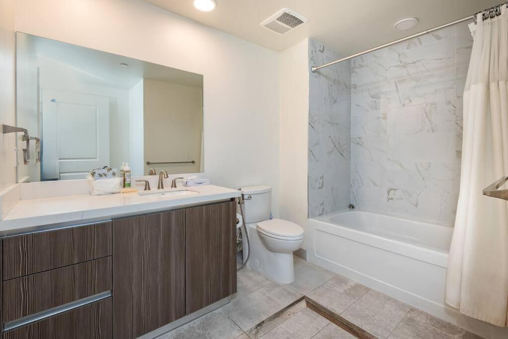 Luxurious Penthouse In Beverly Hills - Sleeps 10 洛杉矶 外观 照片