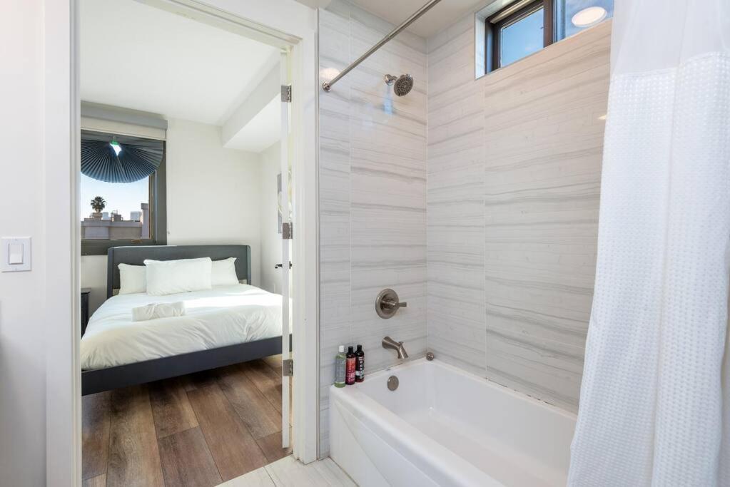 Luxurious Penthouse In Beverly Hills - Sleeps 10 洛杉矶 外观 照片